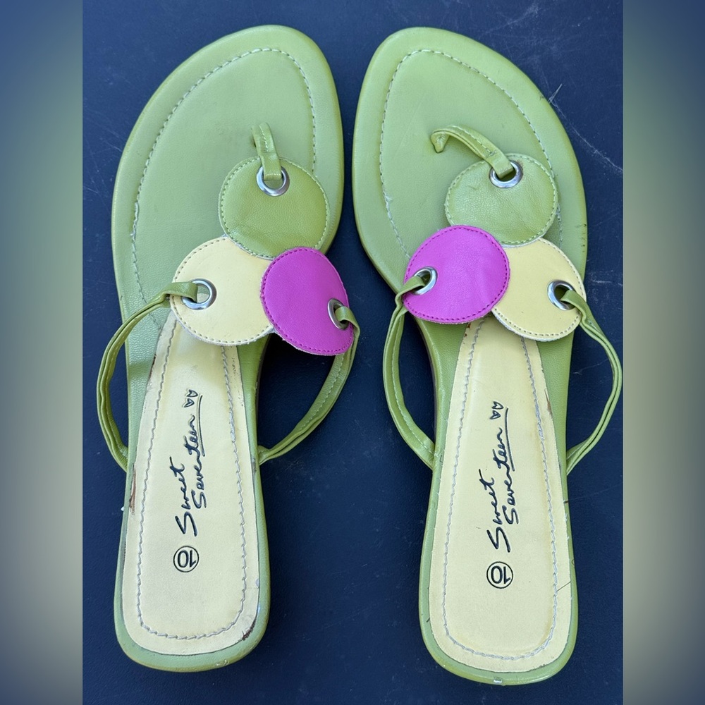 SWEET SEVENTEEN Size 10 Green Yellow Pink Kitten Heel Sandals - Picture 6 of 15